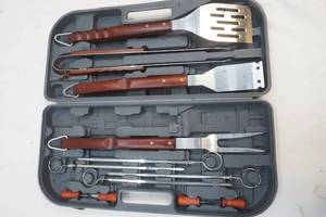 lot 324 image: Slightly used Grilling set