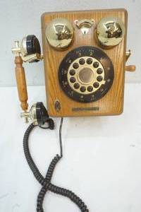 lot 329 image: Thomas Collectors Addition Telephone