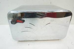 lot 330 image: Tin Bread Box