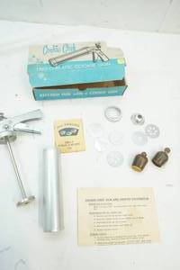lot 333 image: Vintage Cookie Chef Gun & Pastry Decorator, two wooden cookie stampers