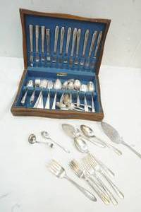 lot 356 image: Vintage Original Williams, Roger & Son  Flatware set in original Wood Case