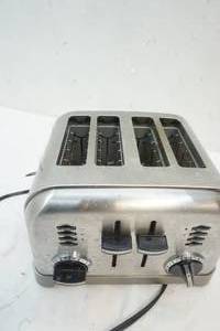 lot 357 image: 4 Cuisinart Bagel & Toaster