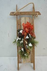 lot 362 image: Christmas Decor Wood Sled