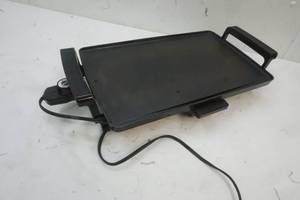 lot 394 image: Presto Electric Pan