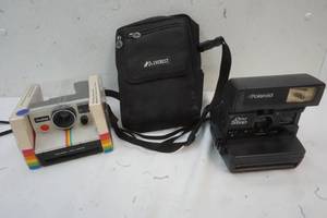 lot 424 image: Vintage Cameras