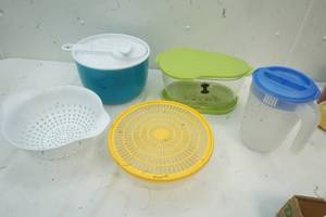 lot 445 image: Kitchenware, Strainer, lettuce holder, and more