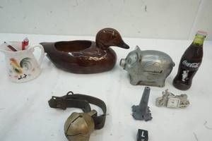 lot 447 image: Home Decor , Piggy bank, little motorcycle clock