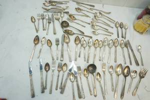 lot 454 image: Variety of Vintage Flatware