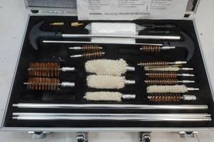 lot 462 image: Gun Cleaning Kit