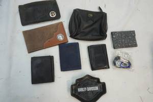 lot 465 image: Some New & Used Wallets, Harley Davidson Ashtray