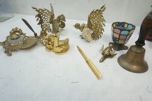 lot 485 image: Variety of Brass Decor