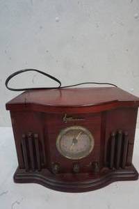 lot 491 image: Emmerson RadioCD Player