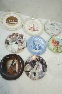 lot 494 image: Decorative Plates