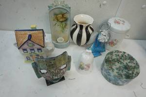 lot 517 image: Home decor