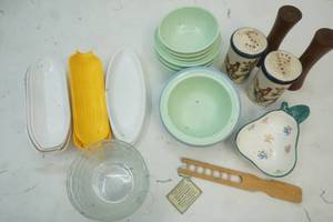 lot 548 image: Kitchen bowls