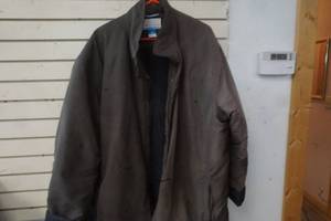 lot 600 image: Columbia jacket