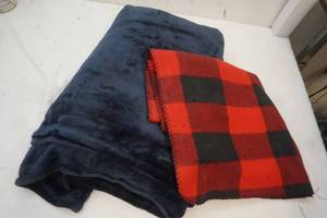 lot 613 image: Huge blue fleece blanket and red lap blanket