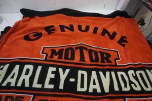 lot 618 image: Harley Davidson fleece blanket