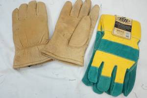 lot 624 image: Mens gloves XXL