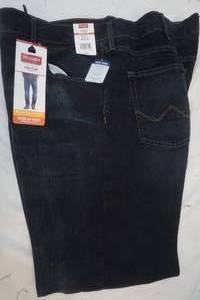 lot 627 image: New Wrangler jeans 42x30