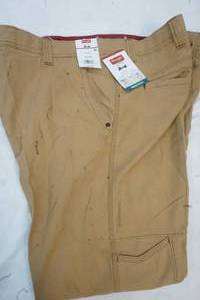 lot 628 image: New Wrangler utility pants