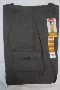 lot 635 image: Wrangler cargo relaxed fit 42x30