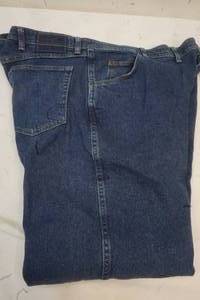 lot 648 image: 44x29 Wranglers with spandex waist