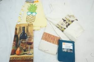 lot 660 image: Fancy hand towels (some new)