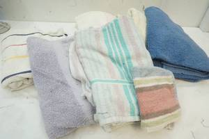 lot 664 image: Towels
