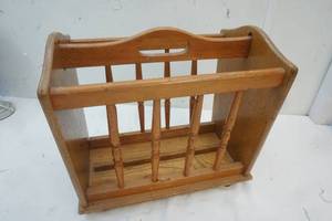 lot 666 image: magazine rack
