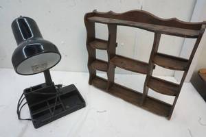 lot 668 image: Desk lamp