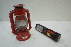 lot 674 image: lantern , Flashlight