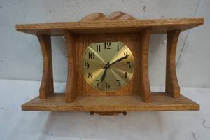 lot 676 image: clock