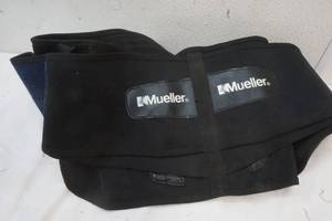 lot 680 image: Mueller back support