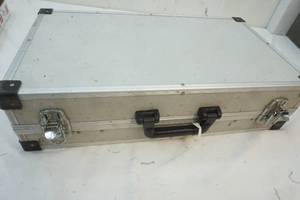 lot 691 image: Metal case