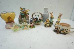 lot 714 image: Home decor