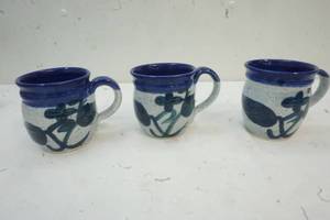 lot 716 image: mugs