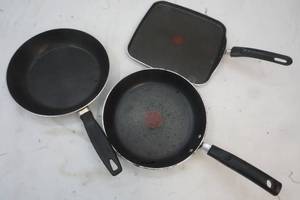 lot 718 image: skillets