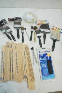 lot 726 image: Paint supplies