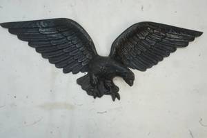 lot 744 image: eagle wall decor