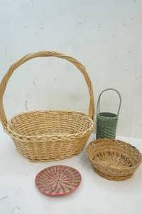 lot 750 image: wicker baskets