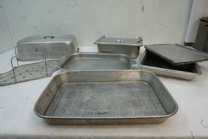 lot 754 image: bakeware