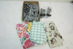 lot 774 image: picnic supplies