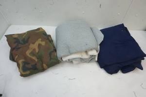lot 780 image: blankets