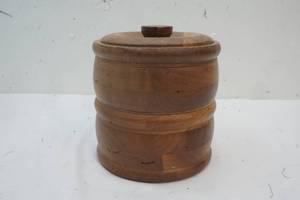 lot 787 image: cookie jar