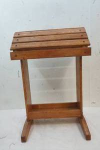 lot 798 image: decorative well