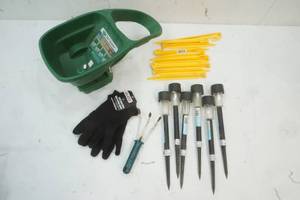lot 773 image: lawn and garden supplies