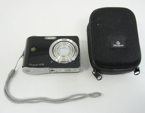 lot 71 image: Kodak Instamatic 44 Camera wCase Film and Flashcubes...