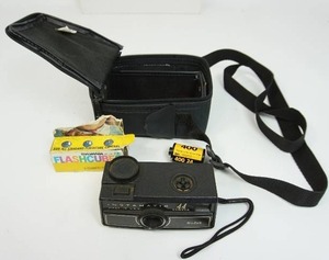 lot 72 image: Kodak Instamatic 44 Camera wCase Film and Flashcubes...