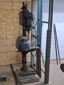 lot 8 image: Electro-Mechano 3-Phase 900W Drill Press 801